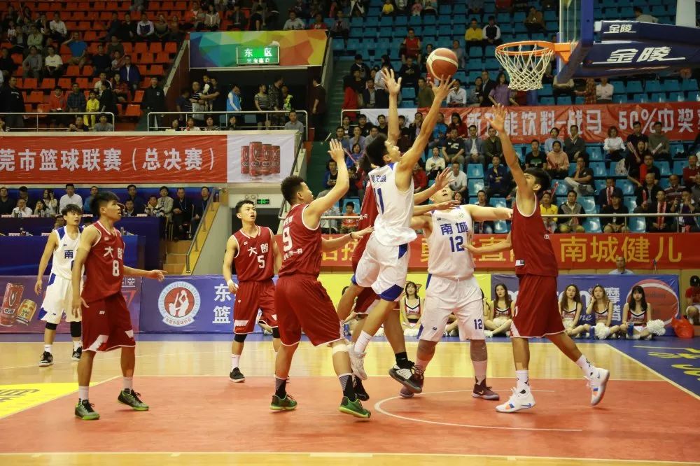 深圳佳兆业队在为新赛季中超联赛积极备战的同时